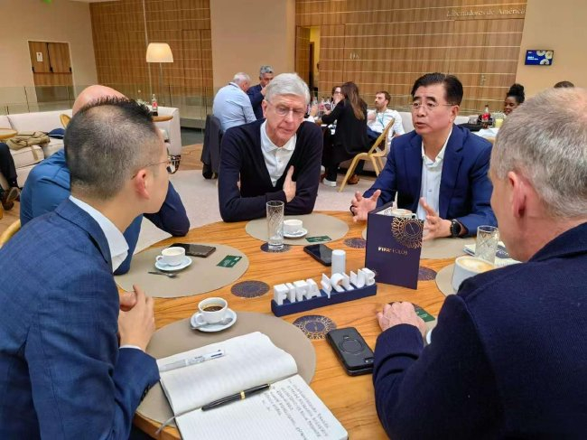 向用户提供几百款产品。详情图