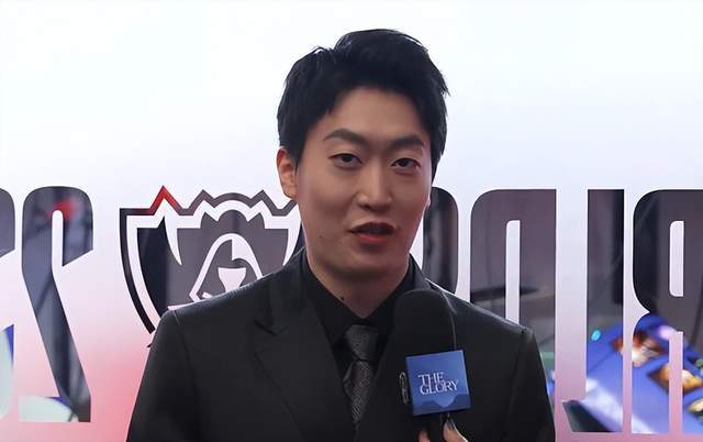 原创
            LPL解说一哥防Gank意识拉满，更新LOL视频秒删重发！网友：反应真快